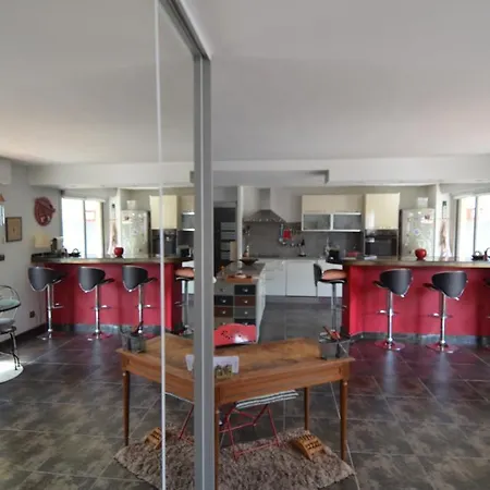 Rouge Indien Apartment